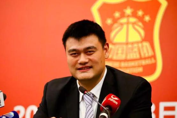 中国篮协现任主席是谁？